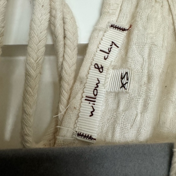 Embroidered dress - Picture 5 of 7